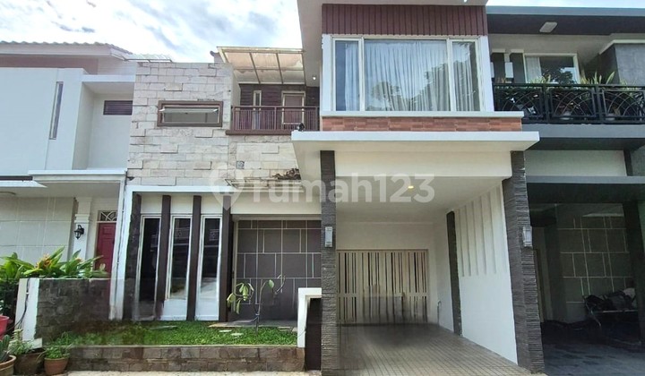 Rumah Dua Lantai Siap Huni Area Kebayoran Bintaro Jaya - 5167