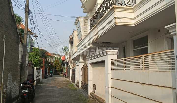 Rumah Modern Petukangan Selatan Kebayoran Lama Jl Damai Pdk Jakarta Selatan 2