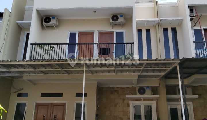 Rumah Bagus Shm Kreo Selatan 3 Lantai Rapih Siap Huni  1