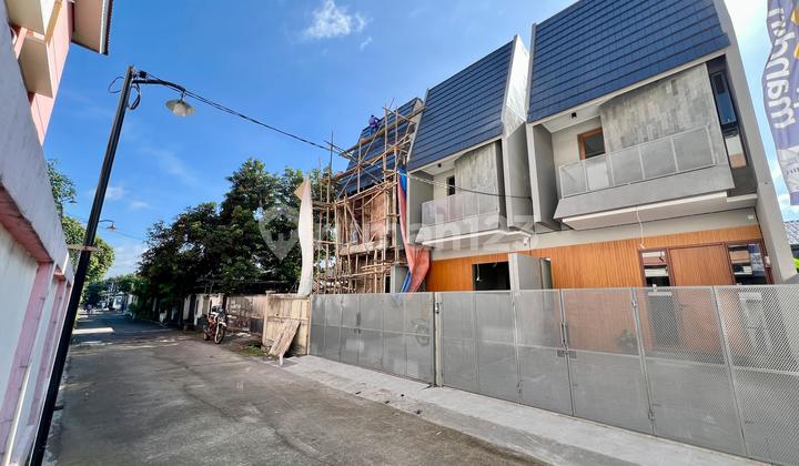 Ready-to-Occupy New House in Jatiwarna Toll Road Housing Estate 2