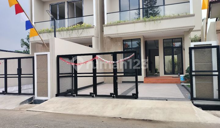 Brand New Design Modern Tropis Dekat LRT & Tol Jatibening 2