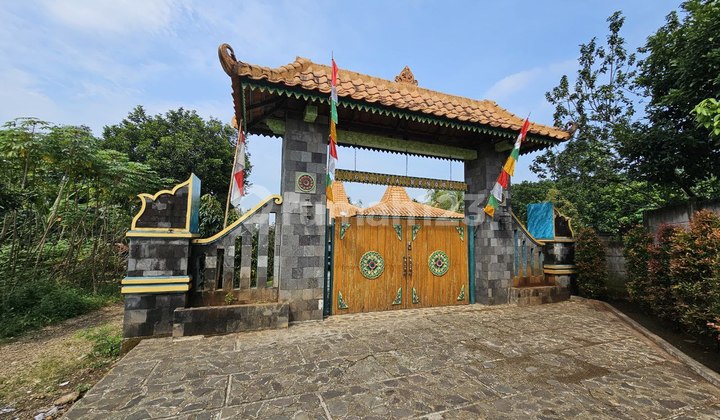 Furnished Villa with Javanese Nuance, Serene and Comfortable in Purwakarta Furnished Villa with Javanese Nuance, Serene and Comfortable in Purwakarta