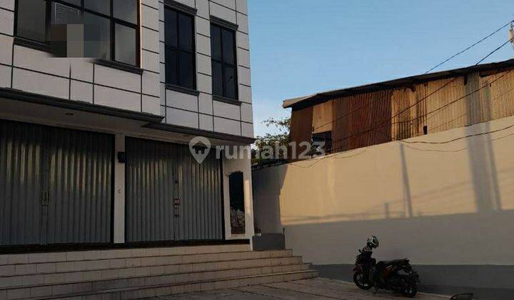 Dijual Ruko 3 Gandeng 3 lantai pinggir jln di Pondok Kelapa Jakarta 2