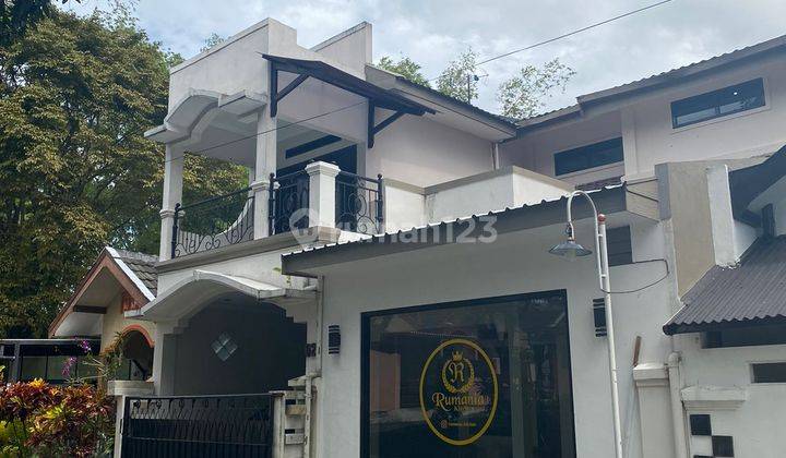 Rumah Bagus Siap Huni  Depan Taman 2