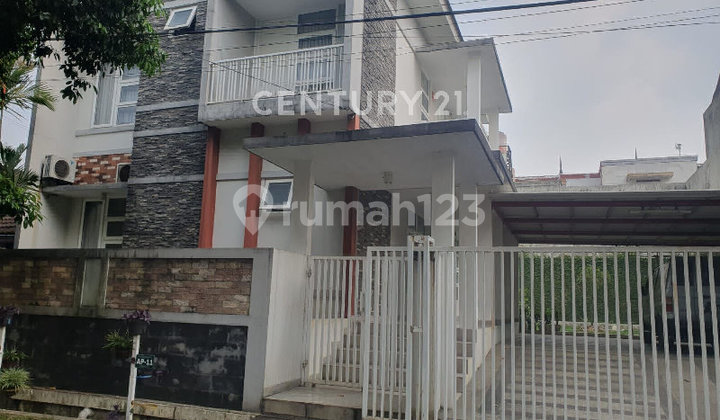 Rumah Cantik Strategis di Bumi Menteng Asri Bogor Rumah Cantik Strategis di Bumi Menteng Asri Bogor