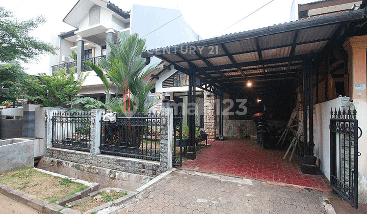 Rumah Area Strategis Di Perumahan Grand Cinere Depok