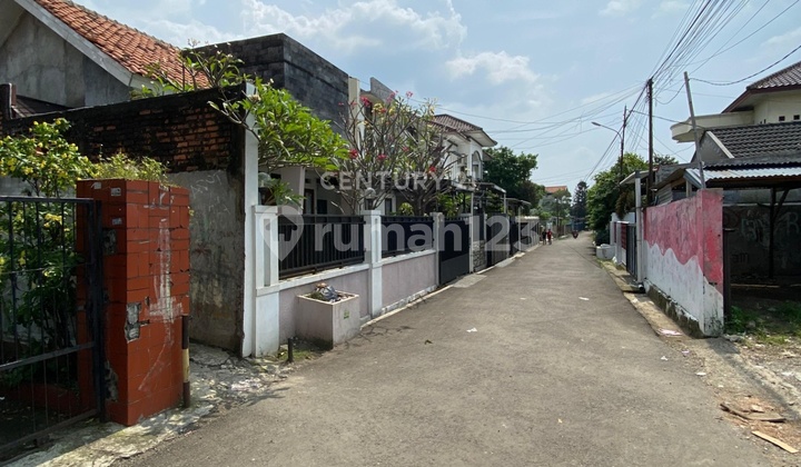 Strategic House in Tegal Gundil, North Bogor Strategic House in Tegal Gundil, North Bogor