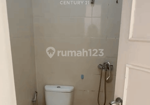 kamar mandi rumah akses tol view gunung