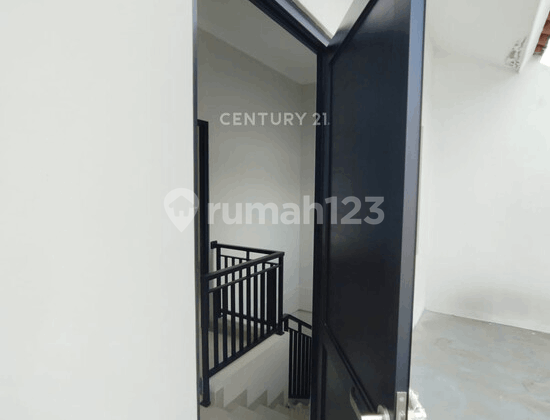 Strategic House Near Toll Road In Taman Anggrek 1 Cinere Depok Cluster 2