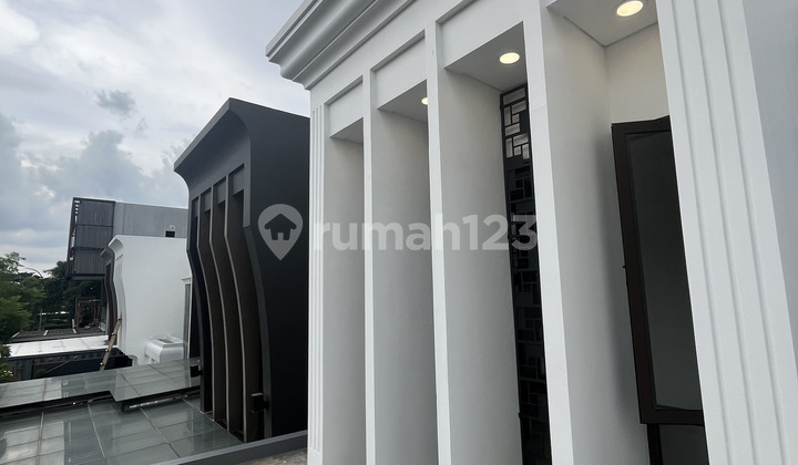 Cluster Mayfield Bsd City 10x25, Private Pool, Type Master 4 Kamar 2