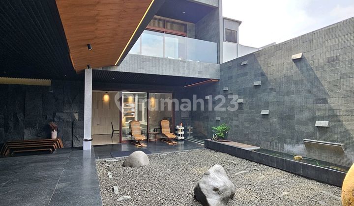 Rumah Furnished Desain Arsitektur Konsep Villa Resort 1