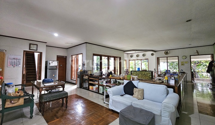 Rumah Homey Banyak Area Hijau Terbuka Rasa Villa Di Bsd Serpong 2