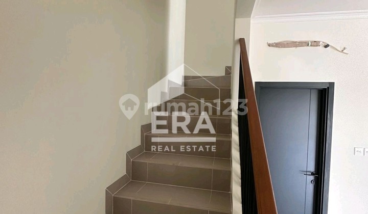 Attic Type 6 House, Ready to Occupy in Leonora Summarecon Serpong 2