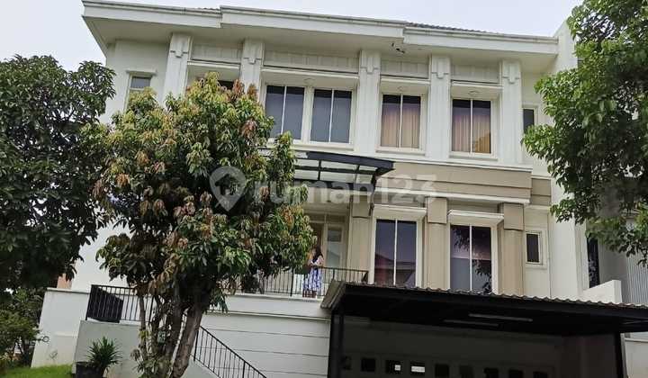 Rumah Mewah 3 Lantai Posisi Hook di Cluster Amethyst Phg