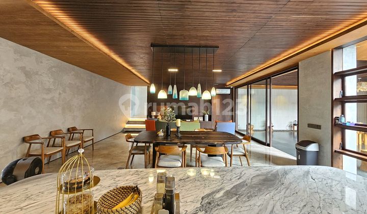 Rumah Furnished Desain Arsitektur Konsep Villa Resort 2