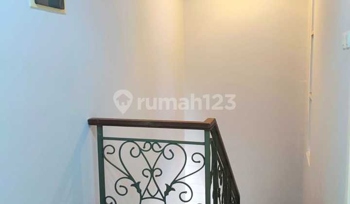 Ready-to-Occupy 2-Story House in Elista Cluster, Gading Serpong 2