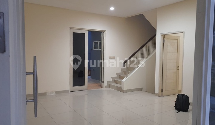 Rumah 2 Lantai di Golf Lake Residence Cengkareng Kapuk Jakarta Barat 2
