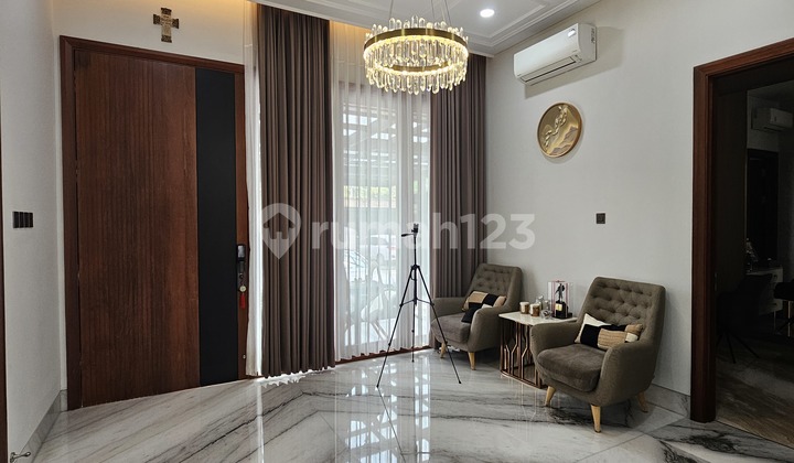 Rumah Mewah Lantai Full Marmer Import Italy Di Sutera Buana Alam Sutera Rumah Mewah Lantai Full Marmer Import Italy Di Sutera Buana Alam Sutera