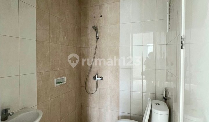 Rumah Rapi Siap Huni di Cluster Karelia Gading Serpong 2