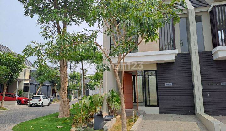 Rumah Northwest Lake, Citraland. 2 Ac. Row 4 Mobil. Depan Taman. 1