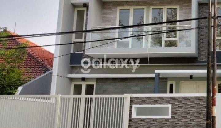 Rumah Manyar Tirtomoyo Model Scandinavian 2 Lantai 1