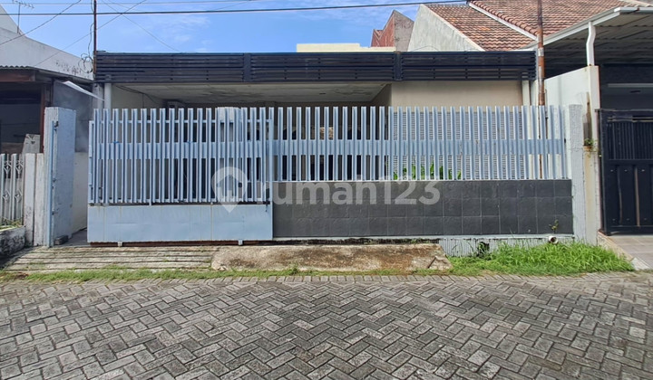 Dijual Rumah Darmo Permai Utara. Bangunan 1 Lantai.