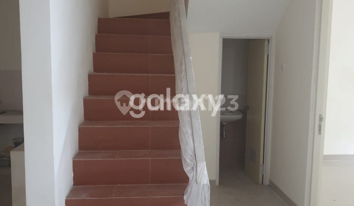 Rumah Griya Asri, Pakuwon City. Baru Gress Minimalis. 2