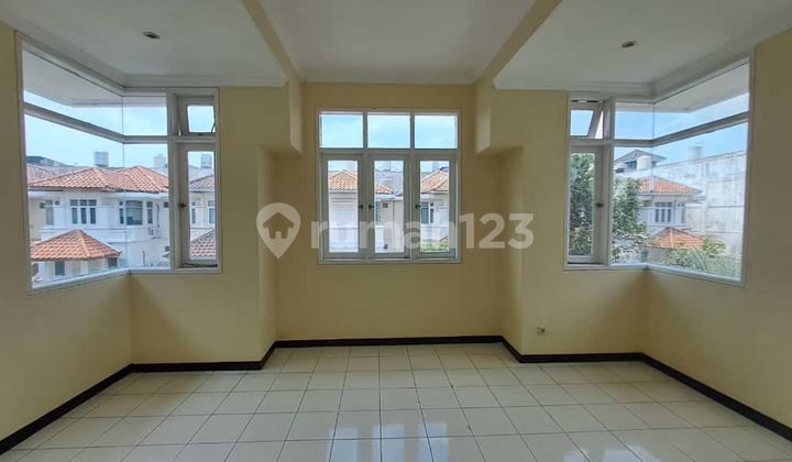 Dijual Rumah Kantor Raya Ngagel. Sudah Renovasi Siap Huni. 2