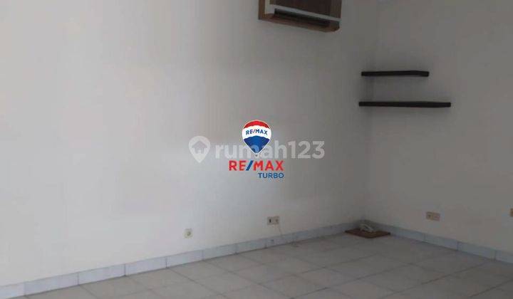 Di Jual Rumah 2 Lantai di Puri Kencana Jakarta Barat Luas 200m2 renovasi , Hanya Rp 3.9m nego  2