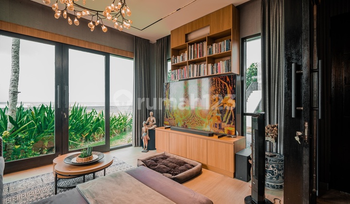 Luxury Beachfront Villa At Gianyar Bali