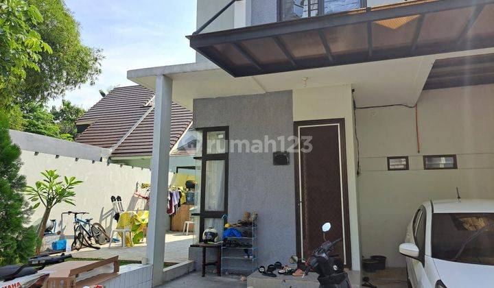 Rumah Baru dipojokan tanah 142meter + rooftop fekat MRT 1