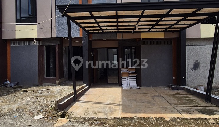 Pamulang House, Mezzanine Model, Near Station