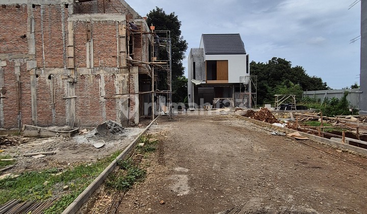 Town.di Ciputat Dekat Mrt.lebak.bulus.dan Tol