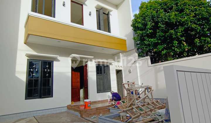 Ready-to-occupy house in Pesanggrahan Bintaro, excellent. 2