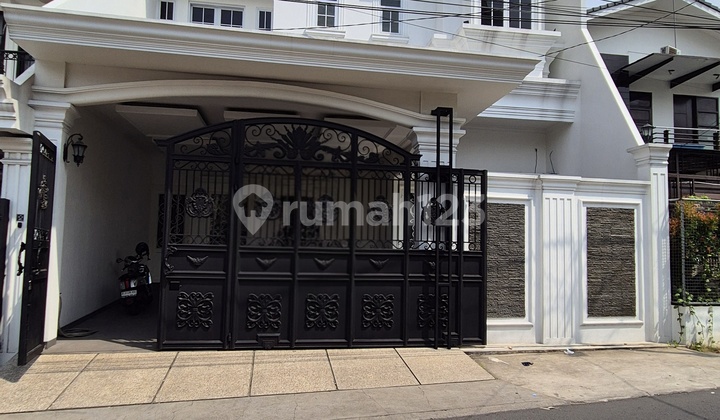 ******** Siap Huni ******** Kembangan Jakarta Barat SHM