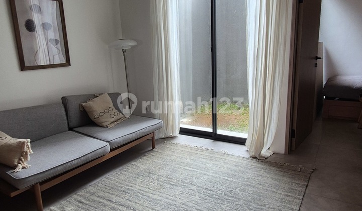 Townhouse in Graha Raya, 5 Minutes to Parigi Toll Road. 2