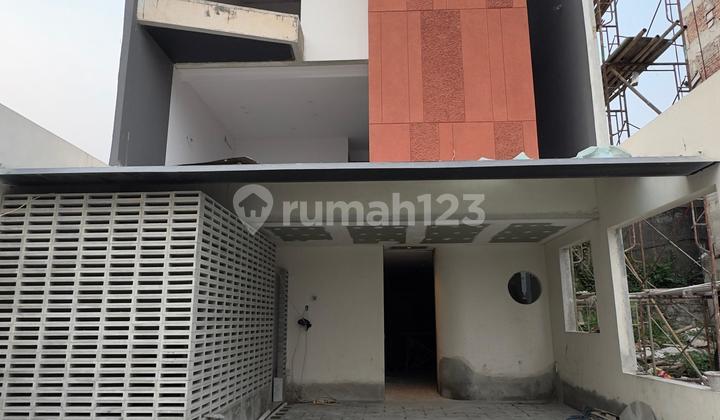 Rumah Dalam.townhouse di Lebak.bulus, Cilandak, Jakarta Selatan