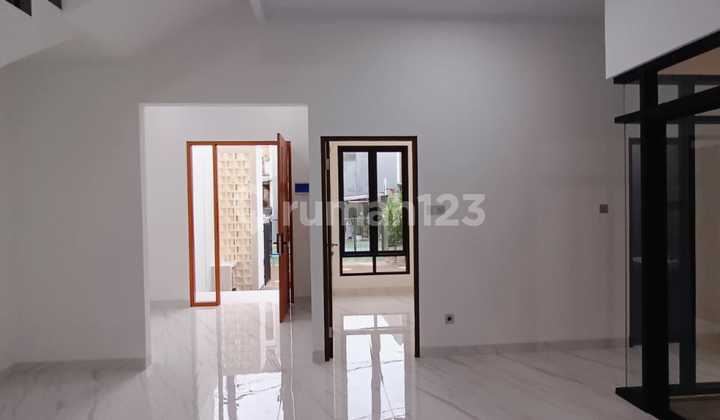 Luxury house in Meruya, West Jakarta 2