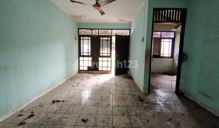 Rumah Butuh Renovasi SHM di BSD Giri Loka, Tangerang 2