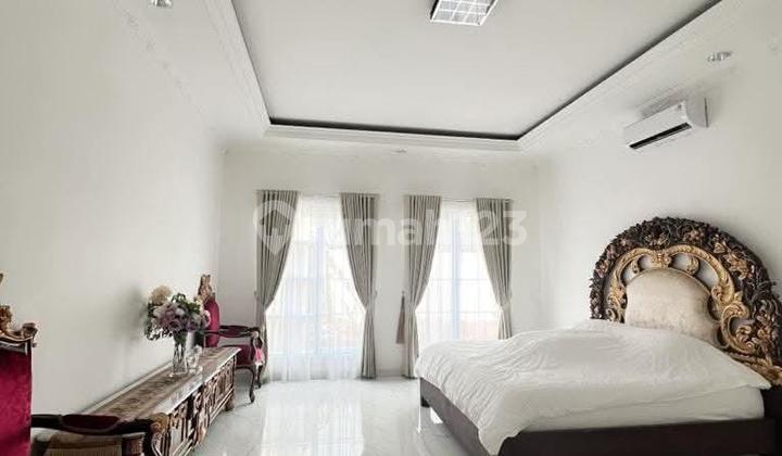 Rumah Besar Cluster View Lapangan Golf 2