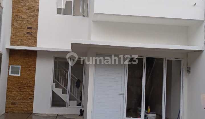 Rumah Hook Sudah Renovasi Di Green Garden Serpong, Cisauk