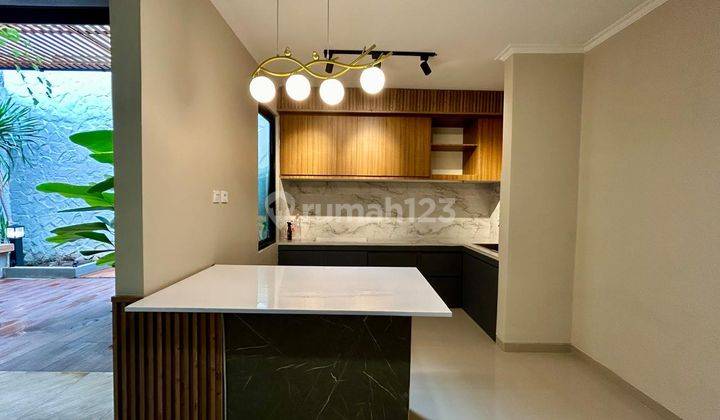 Rumah 2 Lantai Sudah Renovasi SHM di BSD Griya Loka, Tangerang 2