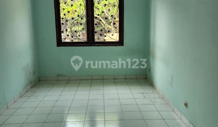 OLD 1.5-STORY HOUSE IN KENCANA LOKA 2