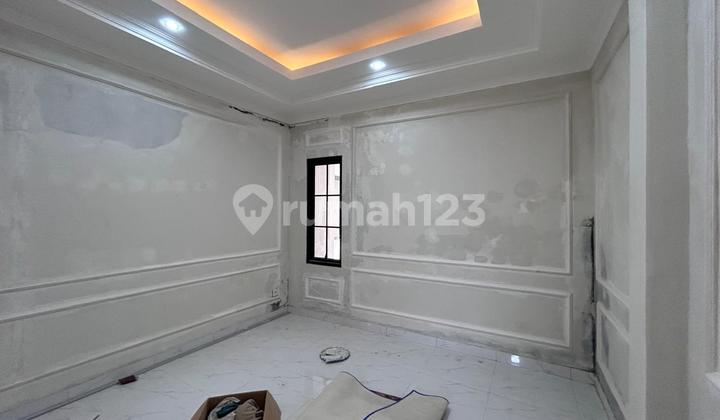 RUMAH LOKASI STRATEGIS DEKAT KE PASAR MODERN BSD 2