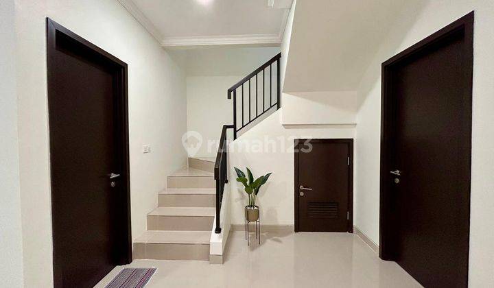 Rumah Sudah Renovasi Semi Furnished di BSD Nusaloka, Tangerang 2