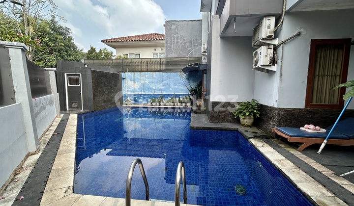 RUMAH HOOK ADA SWIMMING POOL DI BSD PUSPITA LOKA 2