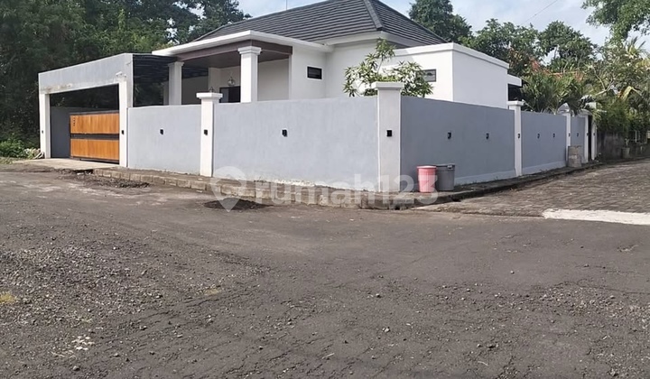 Rumah Full Furnsihed Dengan Halaman Yang Luas Pering Gianyar  1