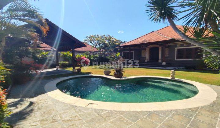 Villa With Big Garden Sekuta Sanur Area For Yearly Rental  2