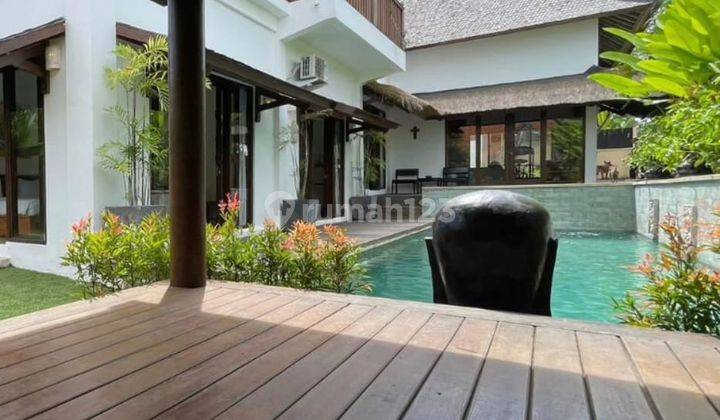 Spacious Lush Garden And Nice View Villa In Padonan Canggu For Yearly Lease  1