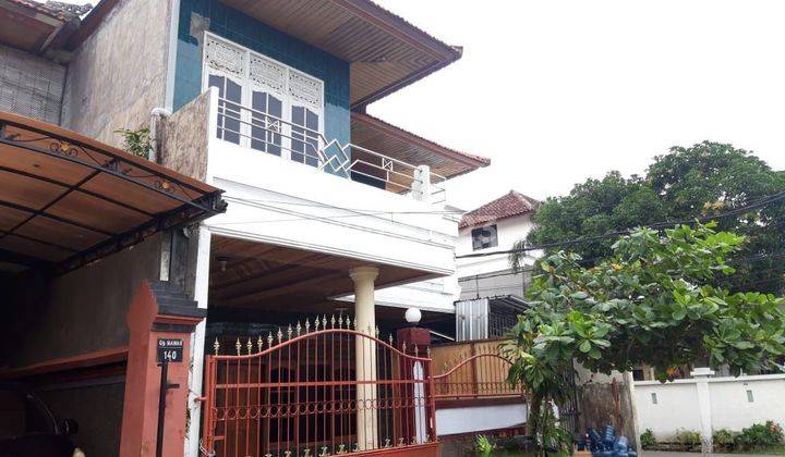 Rumah Luas Dekat Seminyak 1